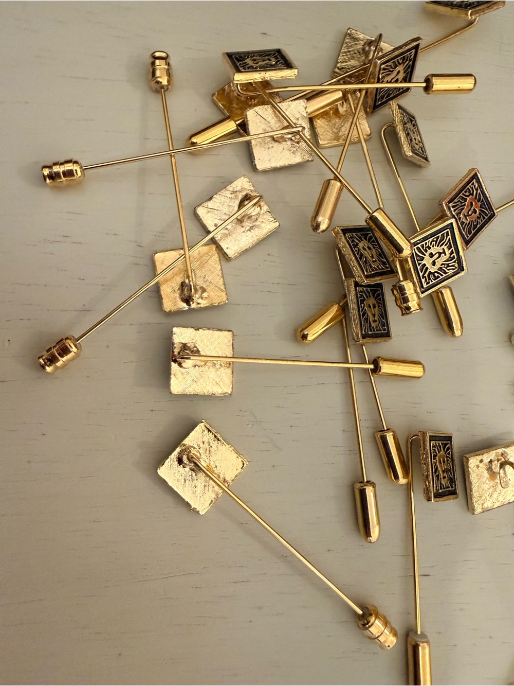 Lot of Vintage Anne Klein Gold-tone Stick Pins - Picture 10 of 10